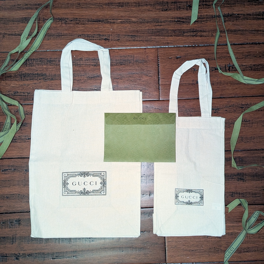 Gucci Cream Gift Bag Set with Green Envelope and Ribbon